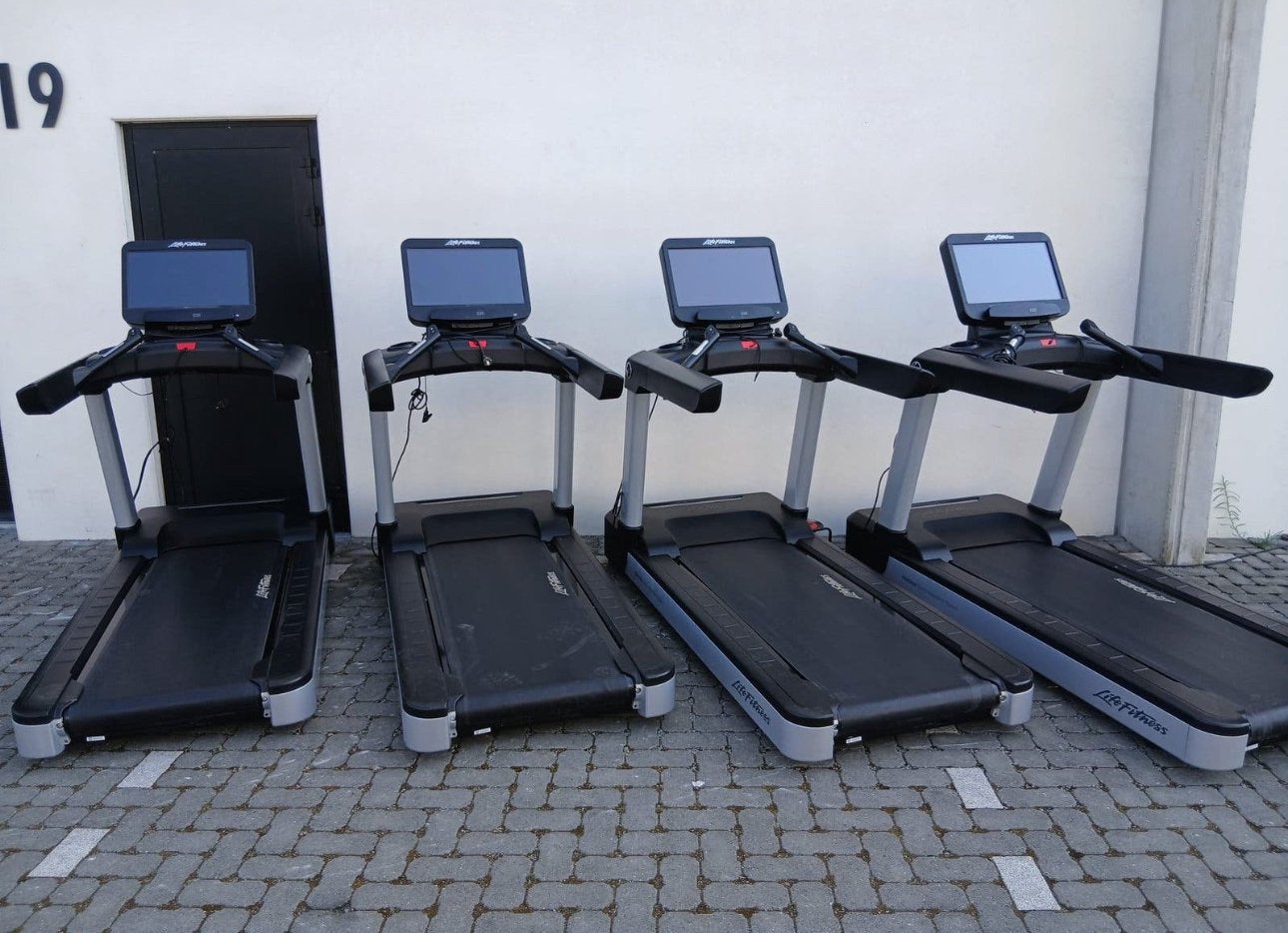 Life Fitness Integrity+ loopbanden!! Discover SE3HD scherm, Ophalen, Zo goed als nieuw, Benen, Overige typen