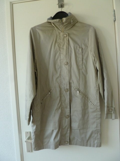 Zomerjas. Beige, met opvouwbare capuchon in kraag. Maat M., Maat 38/40 (M), Canda. (Made for C&A.), Beige, Ophalen of Verzenden