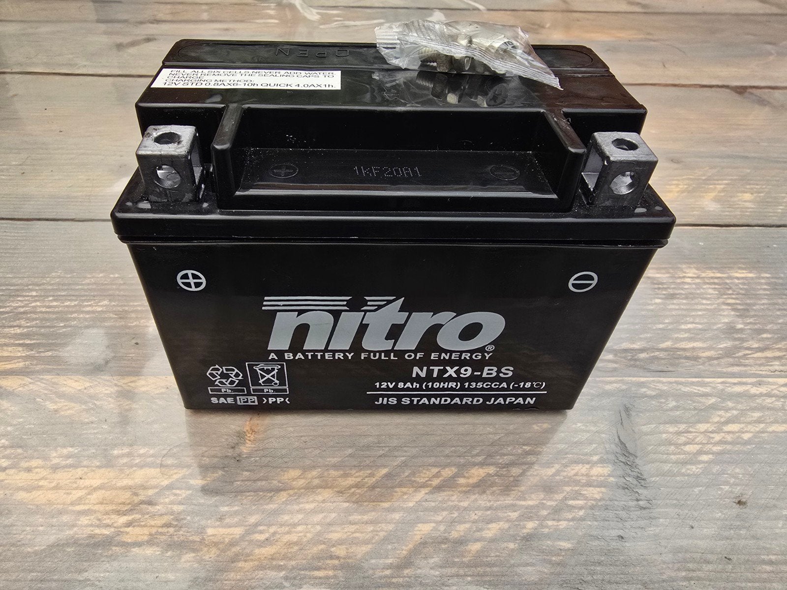 Accu Nitro NTX 9 BS motor of bromfiets accu 12V 8AH, Ophalen, Nieuw