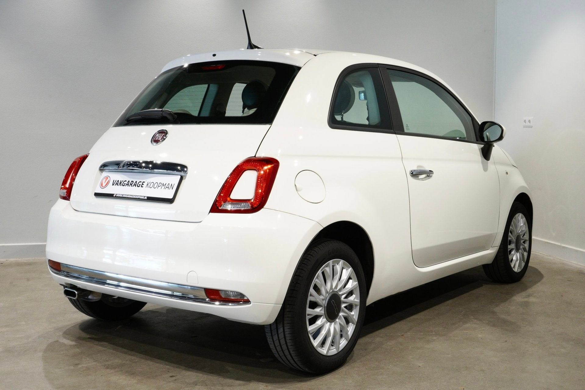 Fiat 500 1.2 Lounge Automaat|Carplay|Airco, Auto's, Gebruikt, 4 cilinders, 4 stoelen, Leder en Stof