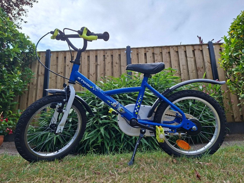 Kinderfiets B-Twin 16 inch, Fietsen en Brommers, Fietsen | Kinderfietsjes, Ophalen, Zijwieltjes, Gebruikt, Velgrem
