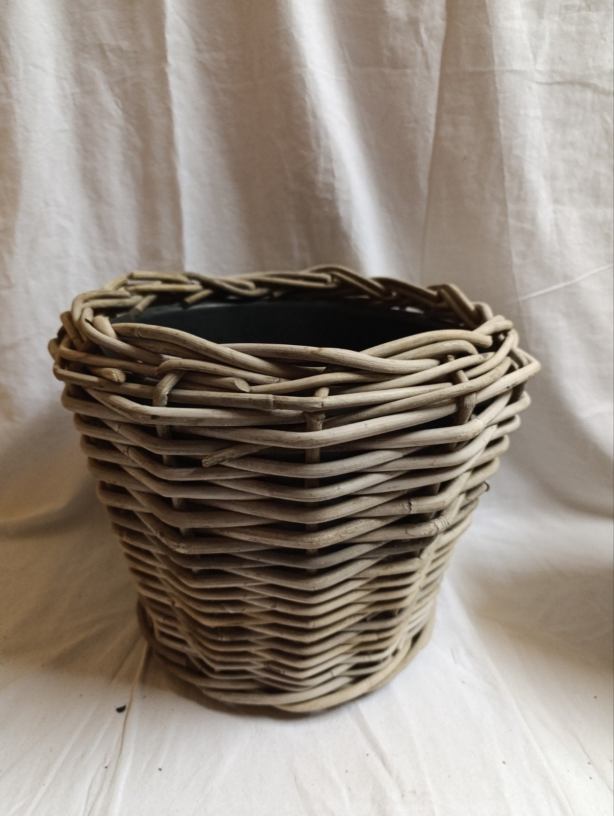 Mooie rieten plantenbak, Tuin en Terras, Bloembakken en Plantenbakken, Overige materialen, Gebruikt, Rond, Ophalen of Verzenden