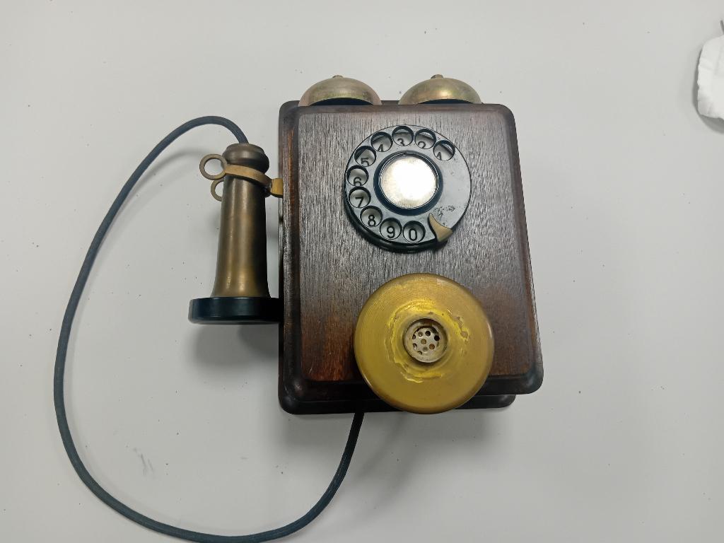 Antieke telefoon, Ophalen, Gebruikt