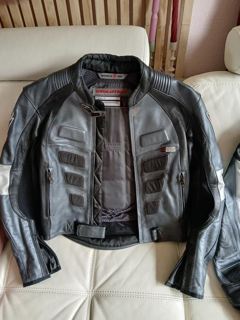 Motor jas en broek van Evolution , foto's spreken voor zich, Motoren, Evolution, Jas | leer, Ophalen of Verzenden, Dames