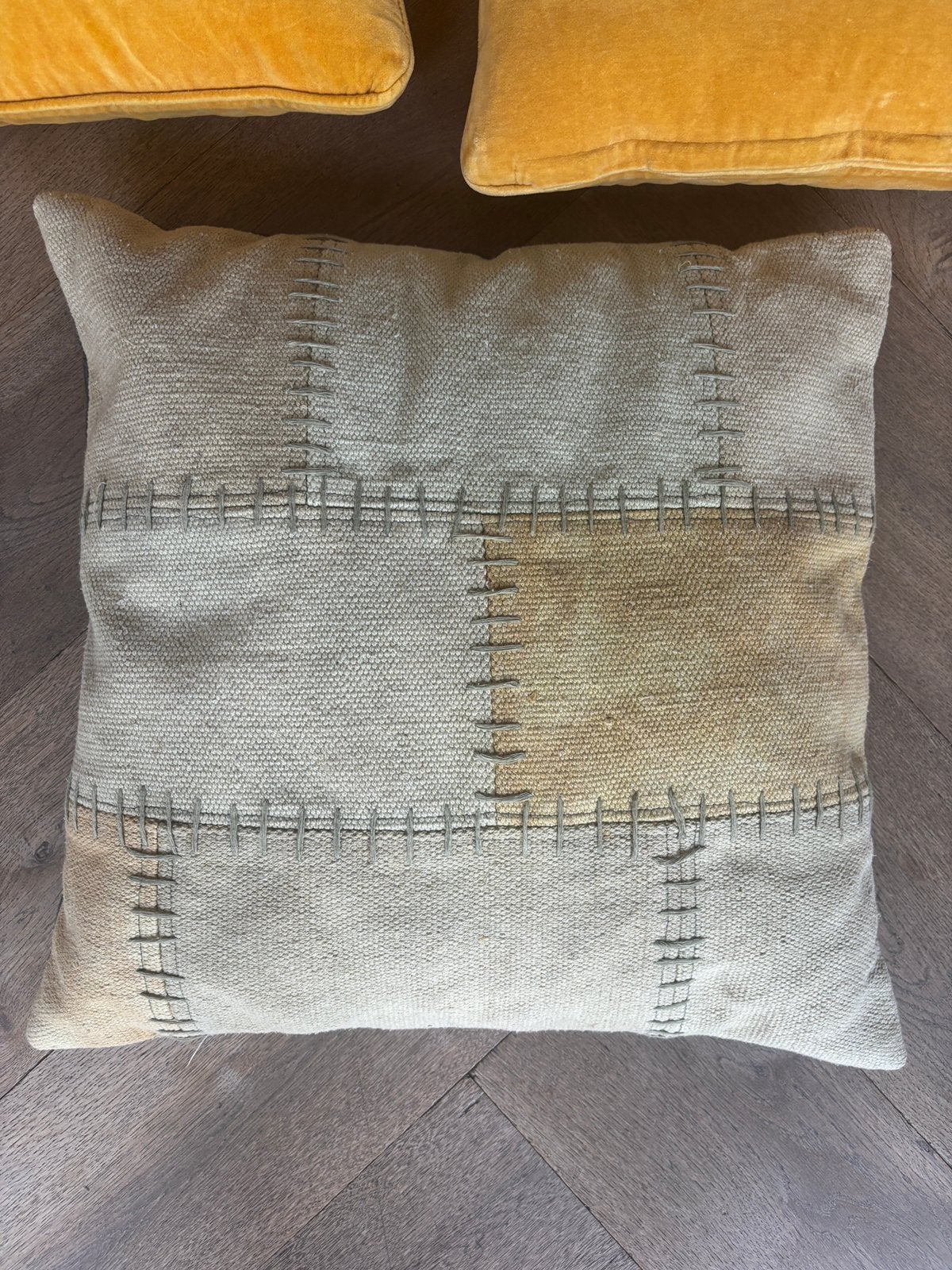 Set van 3 kussens: 1x patchwork, 2x geel fluweel, Huis en Inrichting, Ophalen of Verzenden, Zo goed als nieuw, Geel, Vierkant