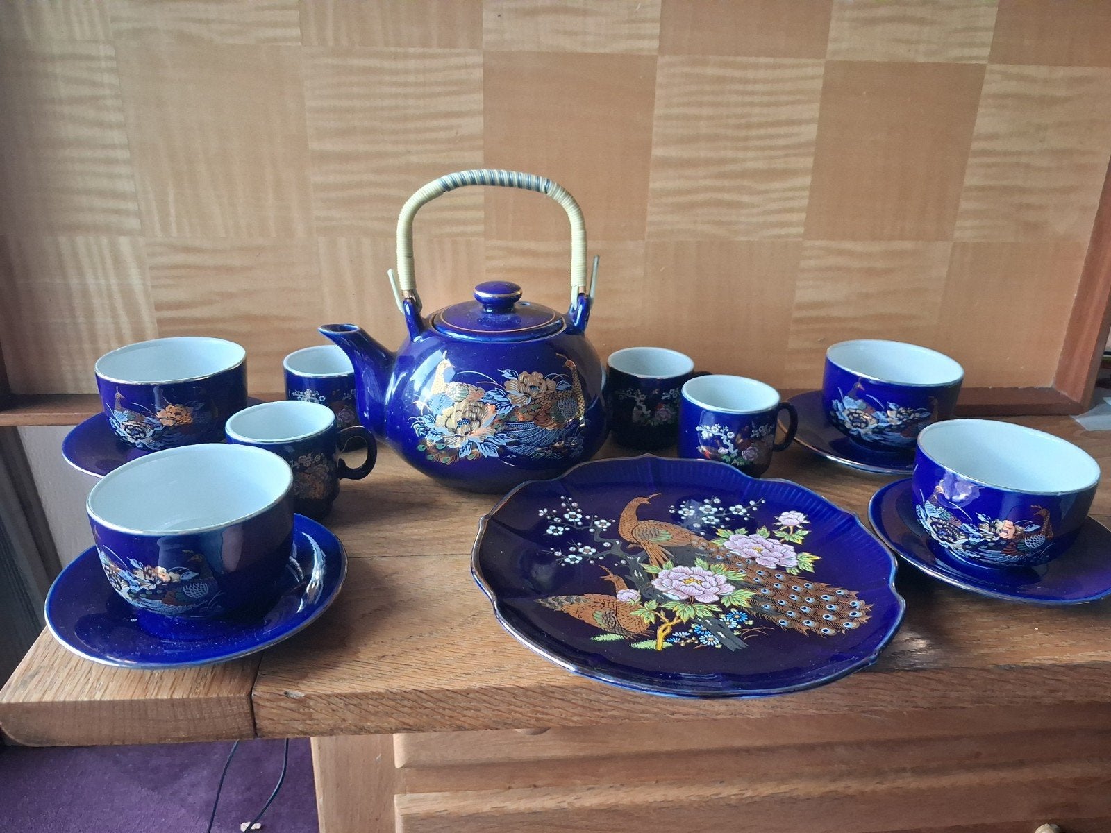Shirakabe Japan theeservies met pauwenmotief, Antiek en Kunst, Ophalen of Verzenden