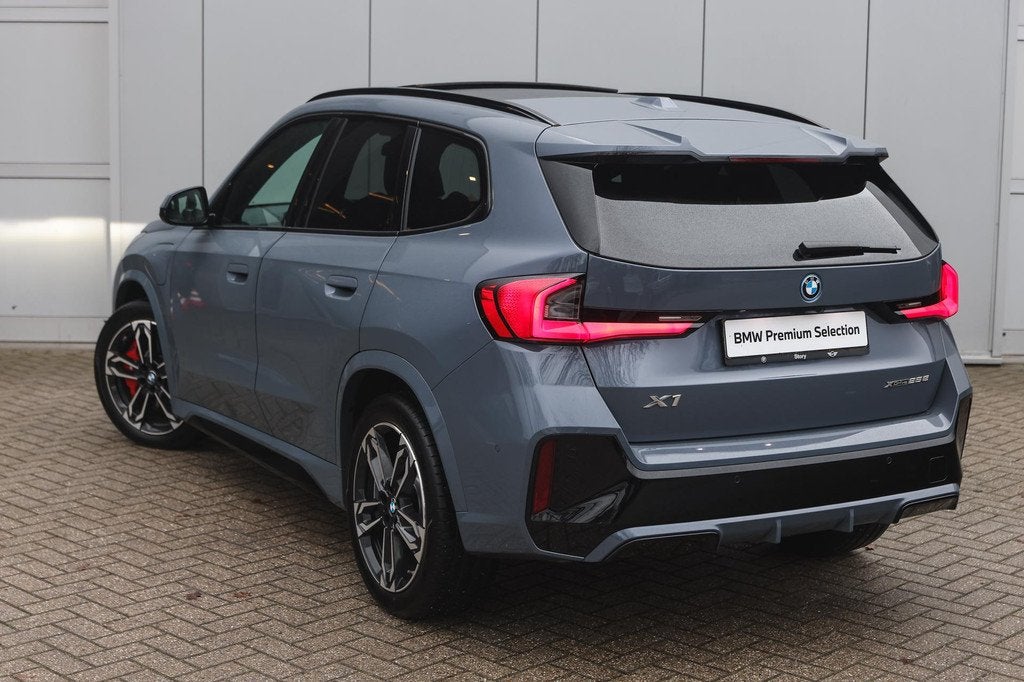BMW X1 xDrive25e M Sport Automaat / Panoramadak / Sportstoel, Auto's, BMW, 12 maanden, Gebruikt, Bedrijf, Hybride Elektrisch/Benzine