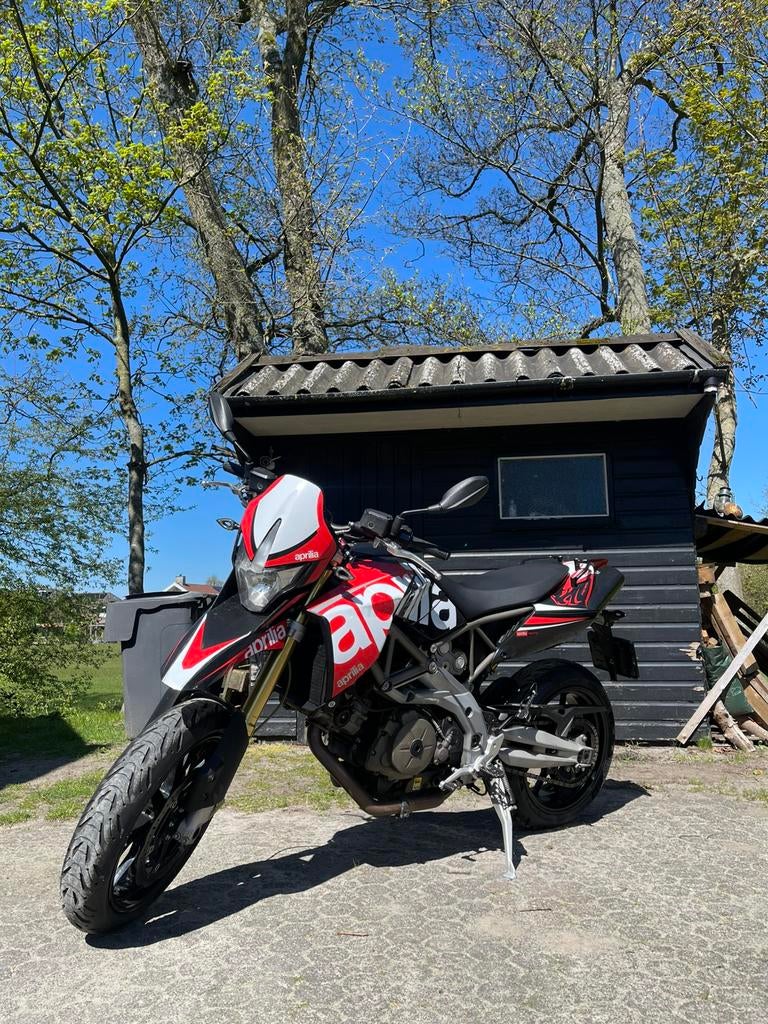 Aprilia SMV 750 Dorsoduro (2009) – Sportieve supermoto, Ophalen, 6 versnellingen, 750 cc, Zo goed als nieuw