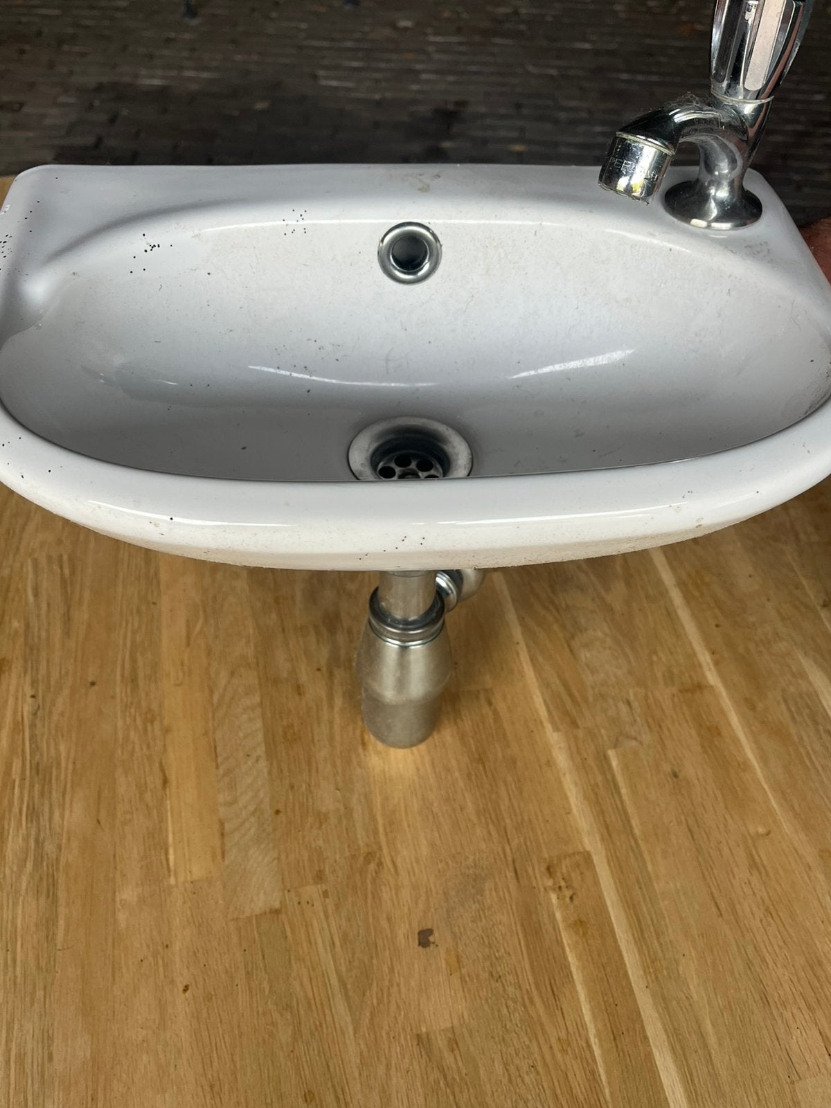 Fonteintje met siphon en kraan, Ophalen, Gebruikt, Toilet
