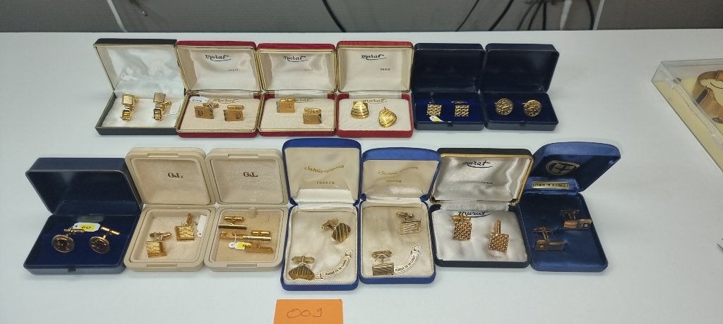 New Old Stock voor handelaar marktkramer galerijhouder, Ophalen, Overige materialen, Manchetknopen, Met edelsteen