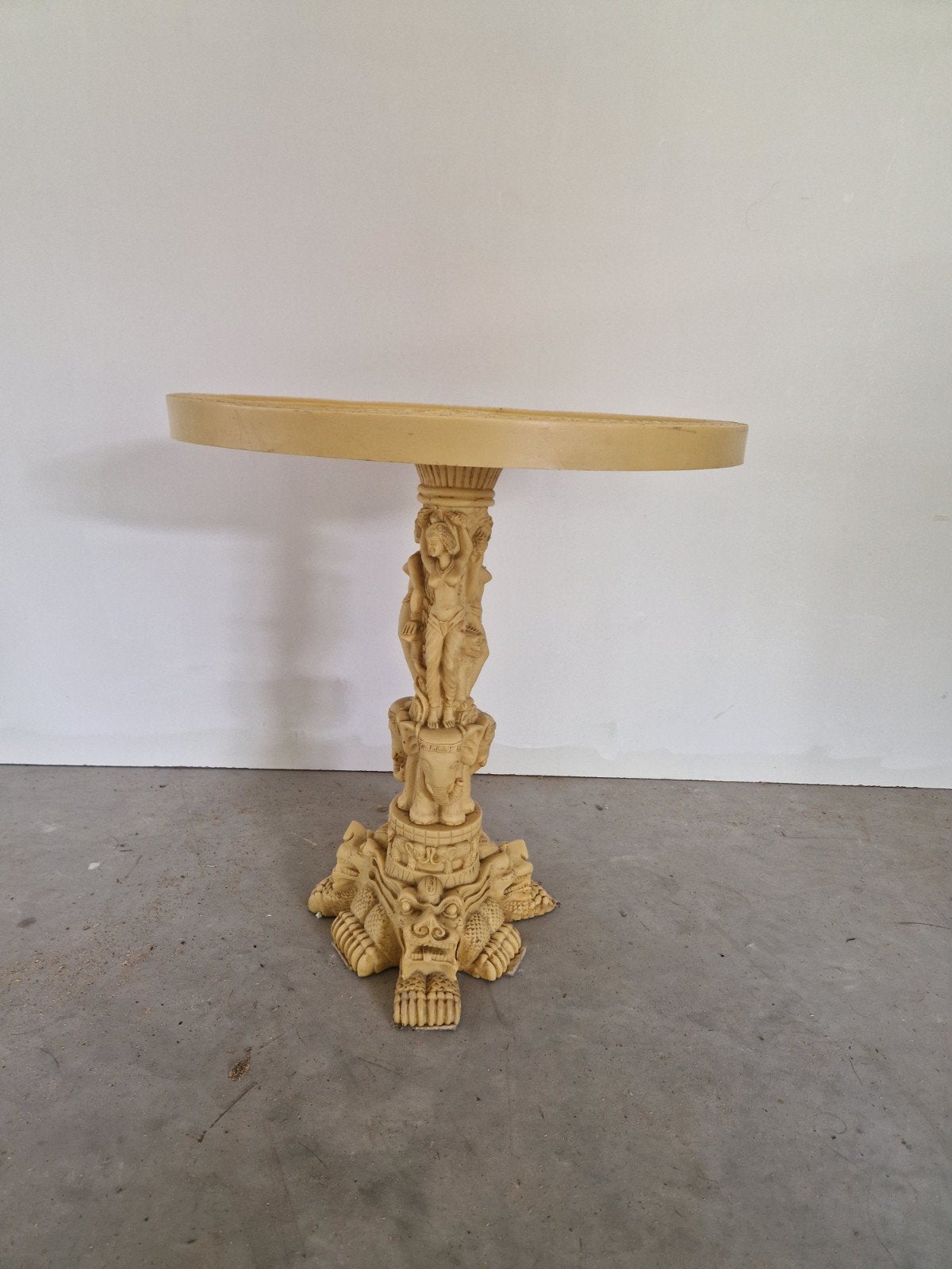 Chinese ivorine bijzettafel draken. 50 Cm hoog, Minder dan 55 cm, Onbekend, Onbekend, Ophalen
