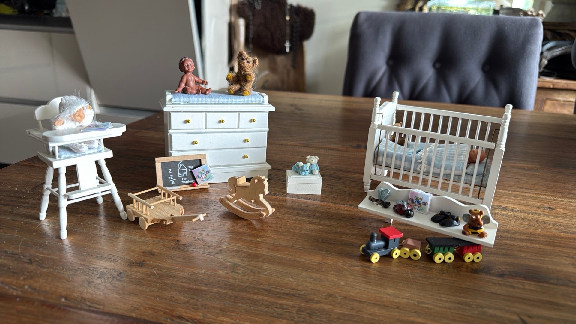 Poppenhuis babykamer, Ophalen of Verzenden, Zo goed als nieuw, Poppenhuis
