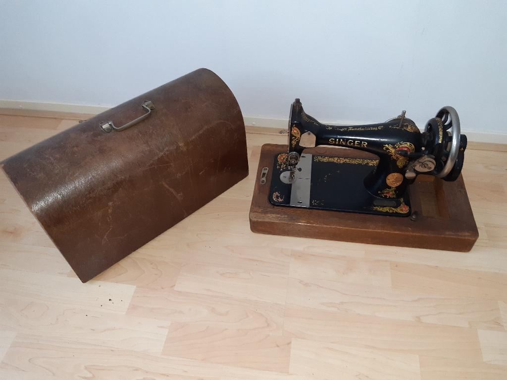Antieke naaimachine, Ophalen