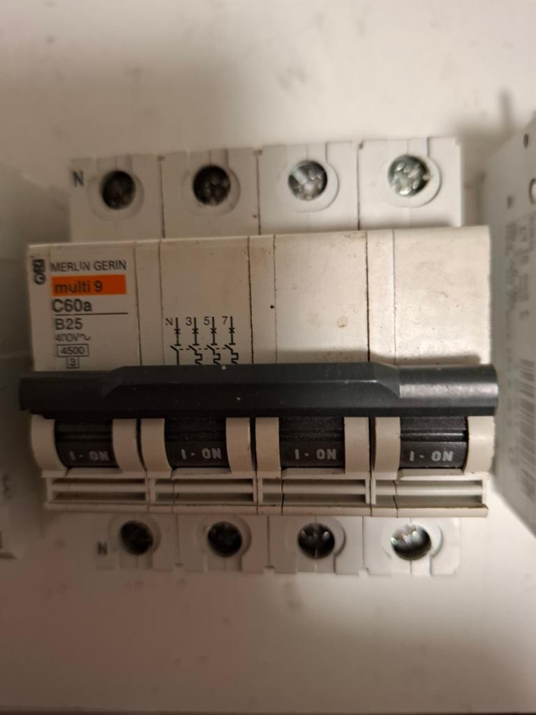 Merlin Gerin 25A 3 fase zekering, Ophalen of Verzenden, Overige typen