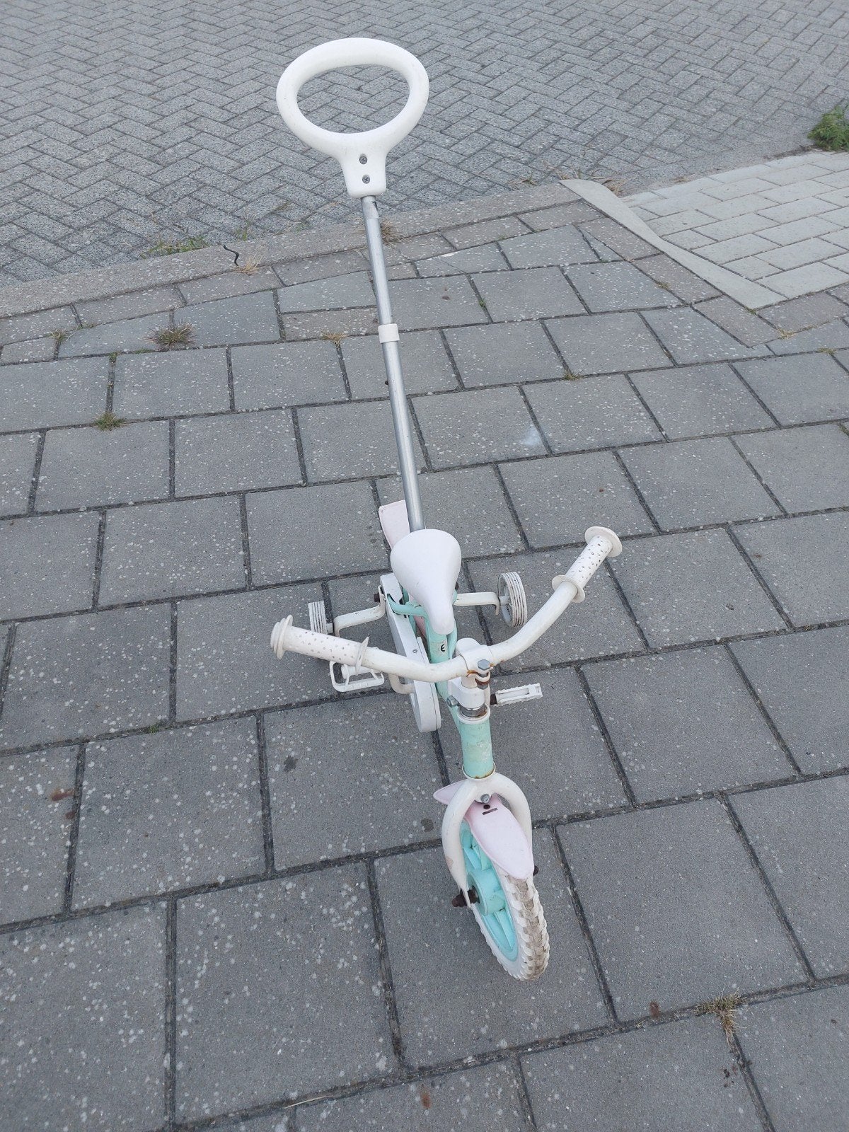 Gebruikte 12 inch Woezel&Pip Fietsje met zijwieltjes,duwstan, Kinderen en Baby's, Speelgoed | Buiten | Voertuigen en Loopfietsen