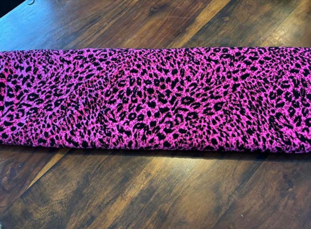 Lycra roze met luipaardprint en glitters, Overige materialen, 120 cm of meer, Nieuw, Ophalen of Verzenden