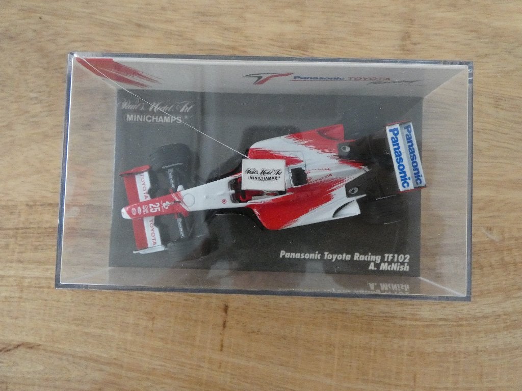 Minichamps toyota, Ophalen of Verzenden, Zo goed als nieuw, Auto, Overige merken