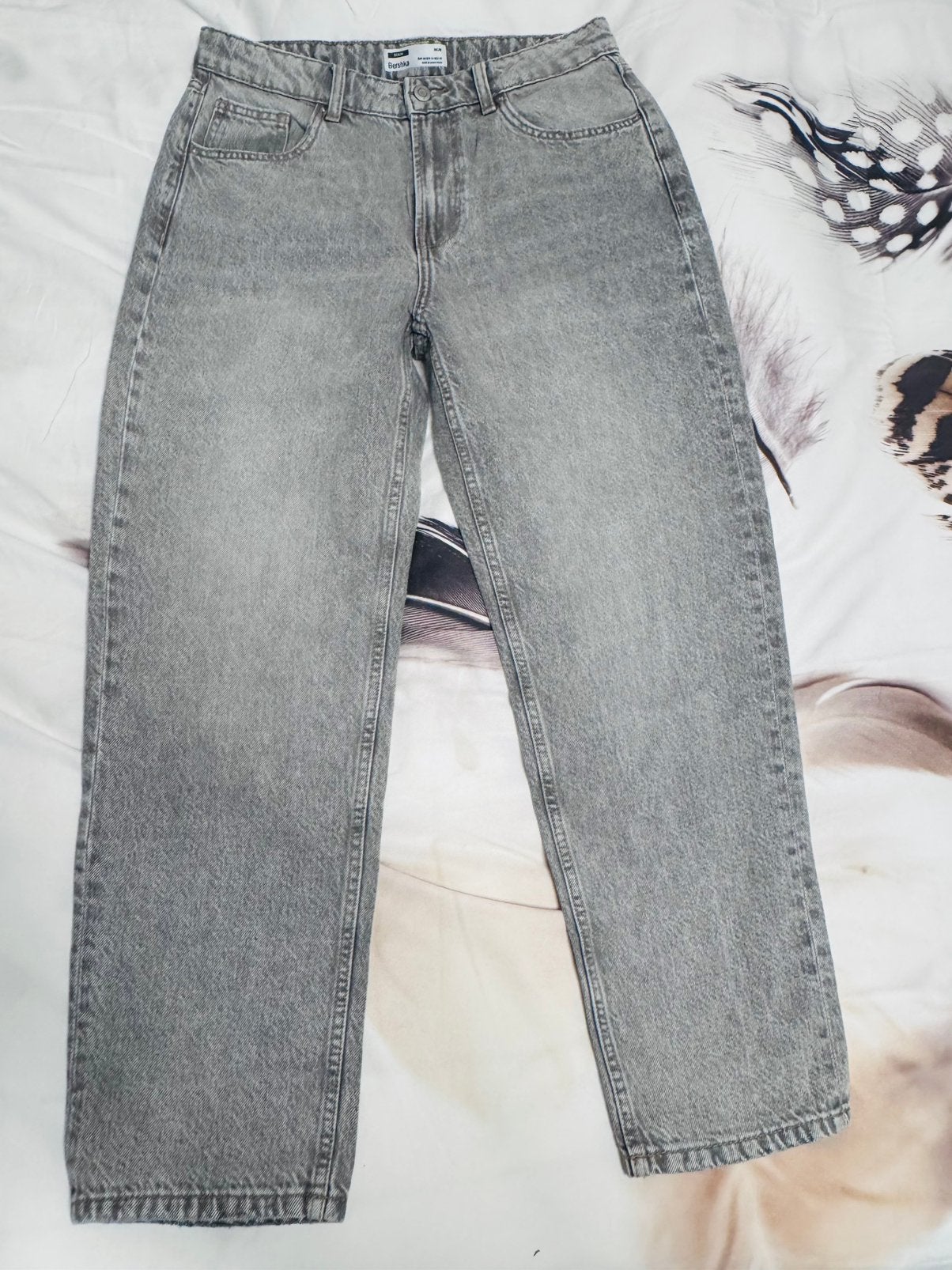 Bershka nieuwe grijze Mom jeans spijkerbroek maat 38, Verzenden, Nieuw, Grijs, W30 - W32 (confectie 38/40)