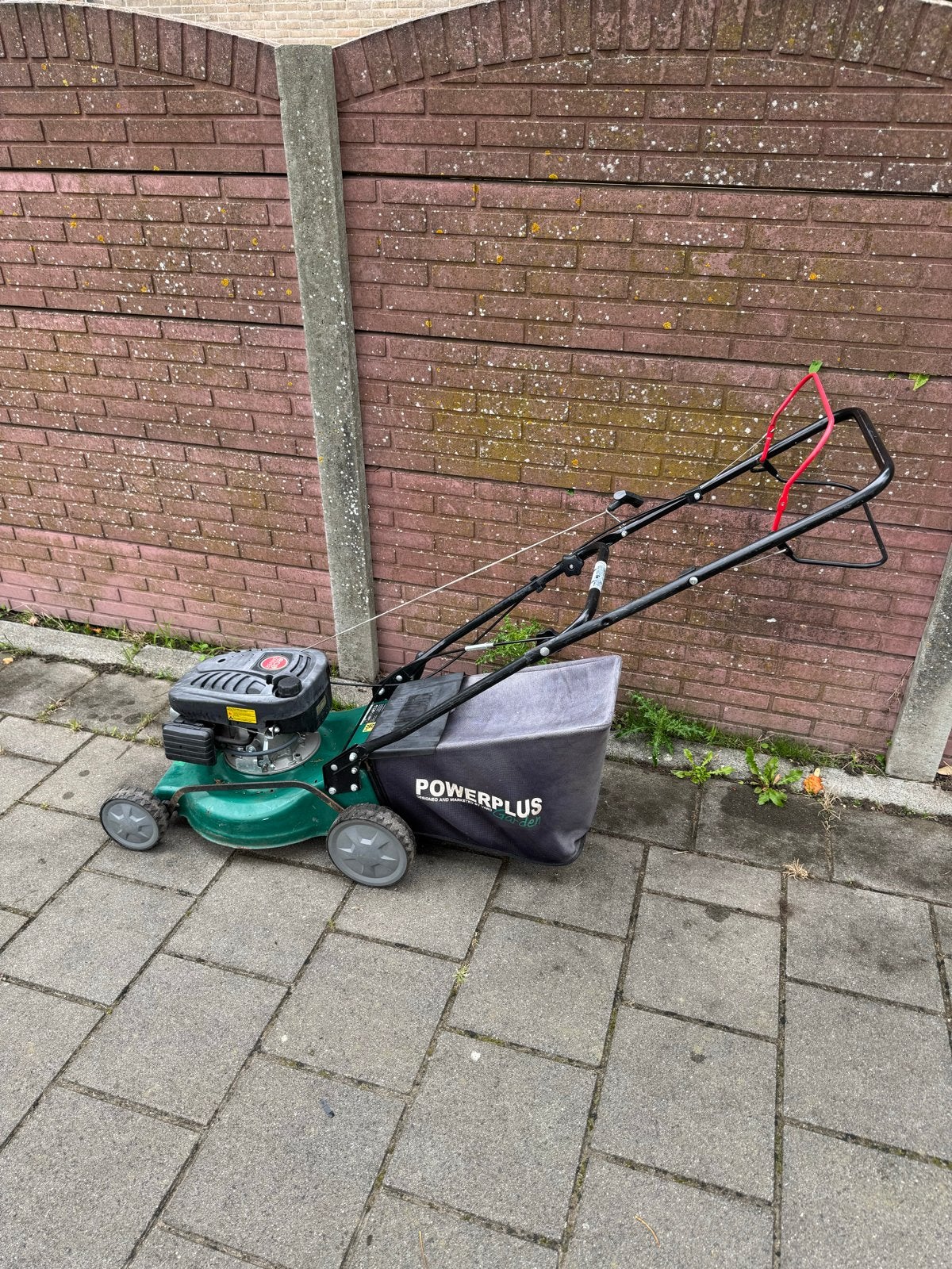 Powerplus Zelfrijdend Benzine Grasmaaier Eco Driver, Ophalen, Cirkelmaaier, Gebruikt, Opvangzak