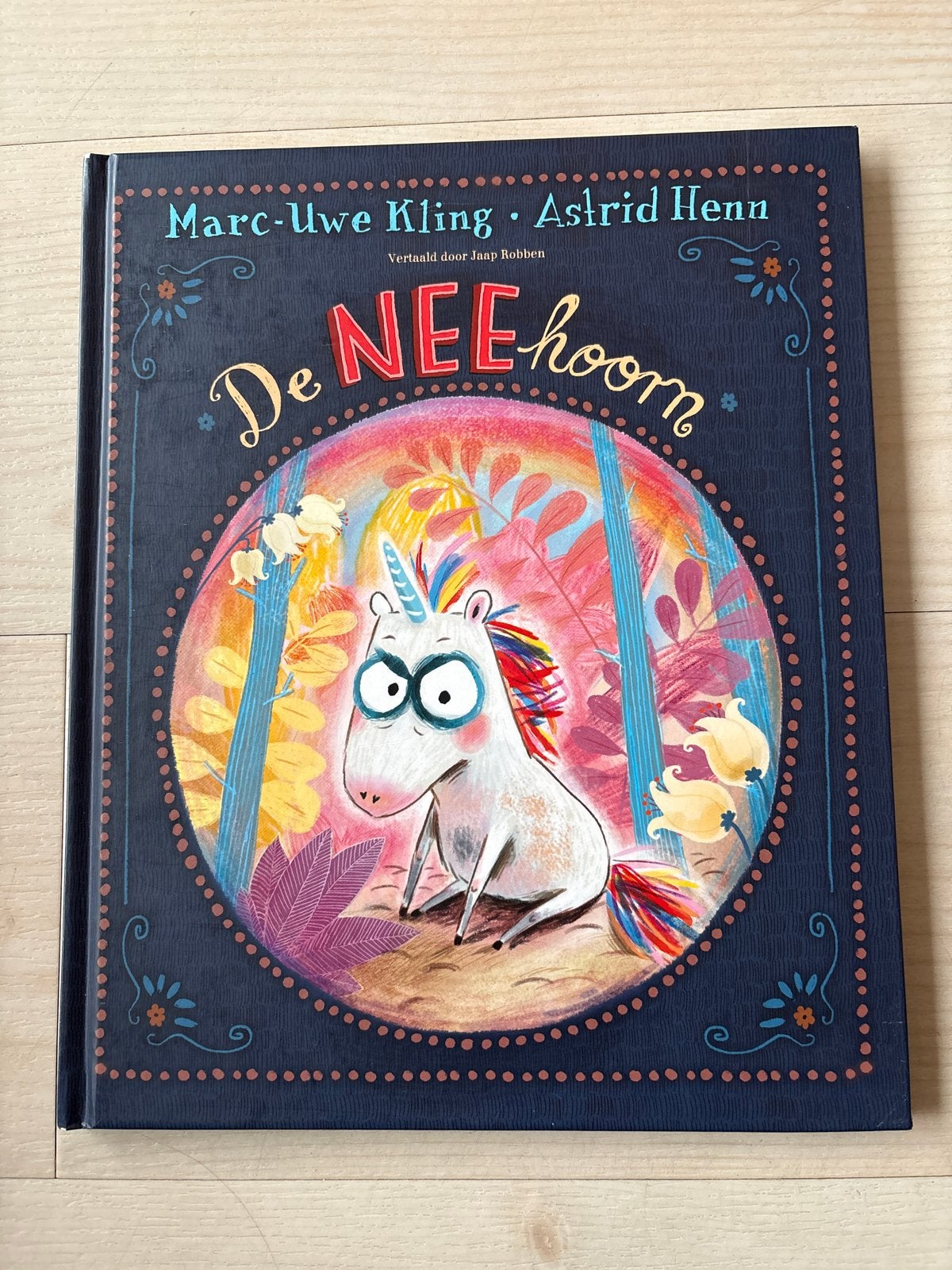 De NEEhoorn - Marc-Uwe Kling & Astrid Henn, Ophalen of Verzenden, Zo goed als nieuw, Fictie algemeen