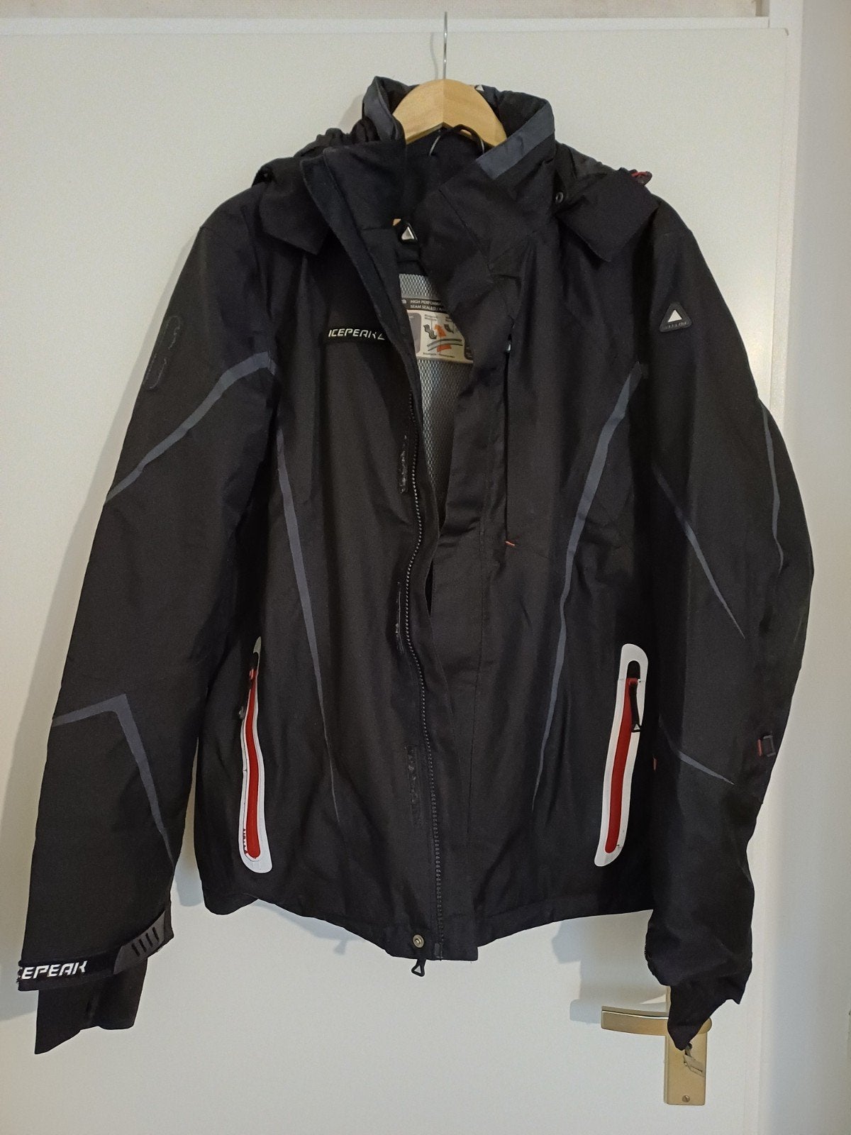 zwart wintersportjack van Icepeak, Ophalen, Zo goed als nieuw, Maat 52/54 (L), Jack