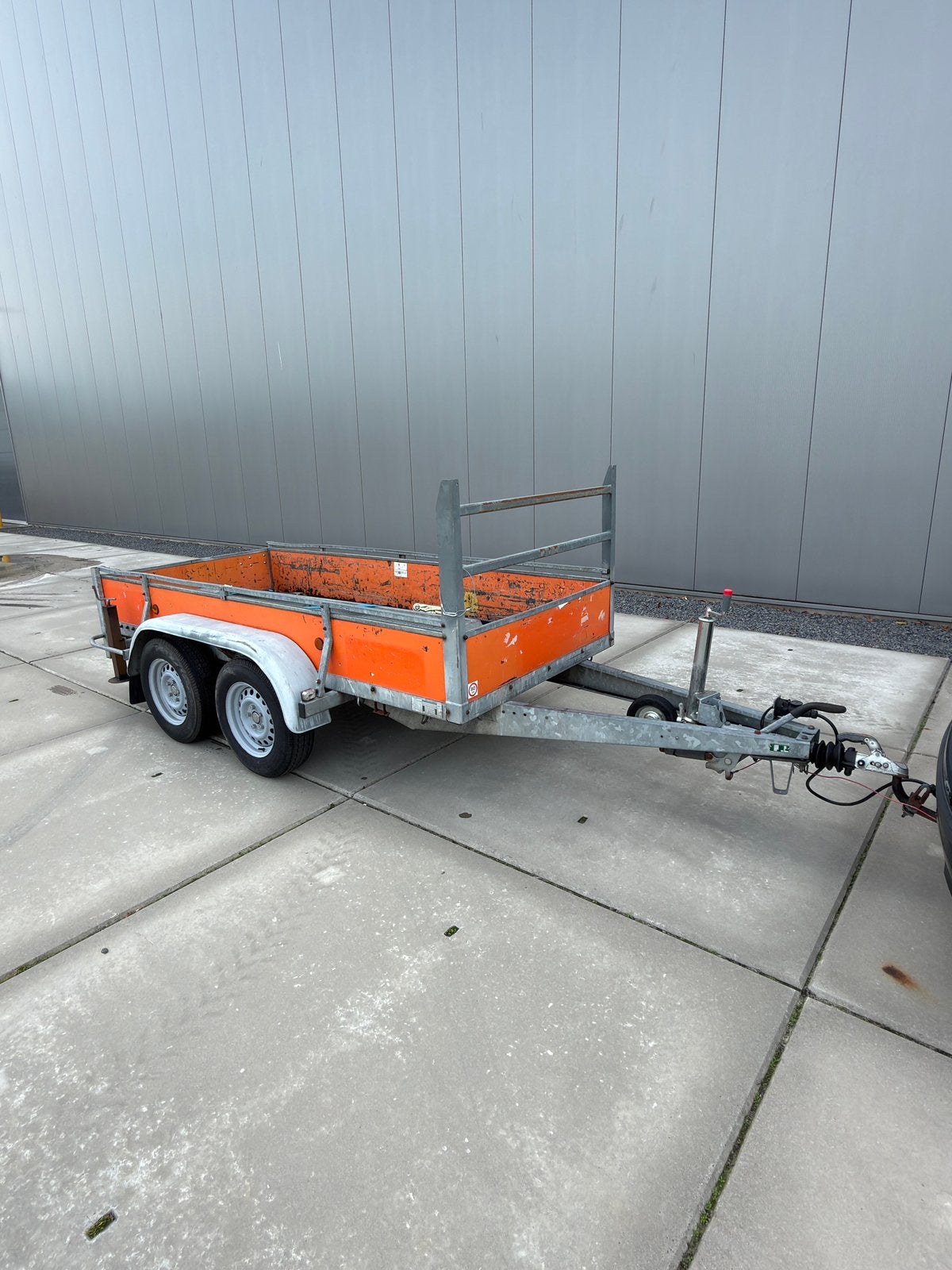 Atec bakwagen 2700kg met rijplaten en nieuwe remmen, Auto diversen, Ophalen, Zo goed als nieuw