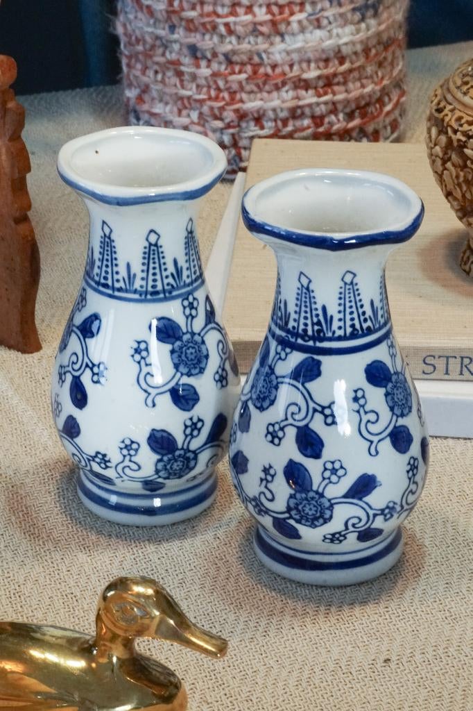 Duo Delfts blauwe vaasjes, Gebruikt, Blauw, Aardewerk of Porselein, Ophalen of Verzenden