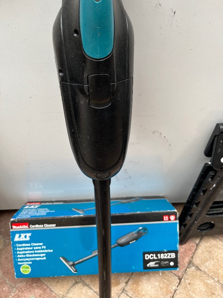 Bijna nieuwe makita stofzuiger, Ophalen, Zo goed als nieuw, Overige typen, Makita