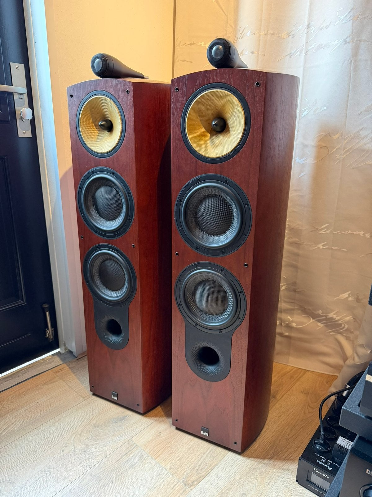 Mooie B&W 803S Signature luidsprekers - Rosenut, 150 watt of meer, Vloerstaande luidspreker, Basreflex, Ophalen of Verzenden