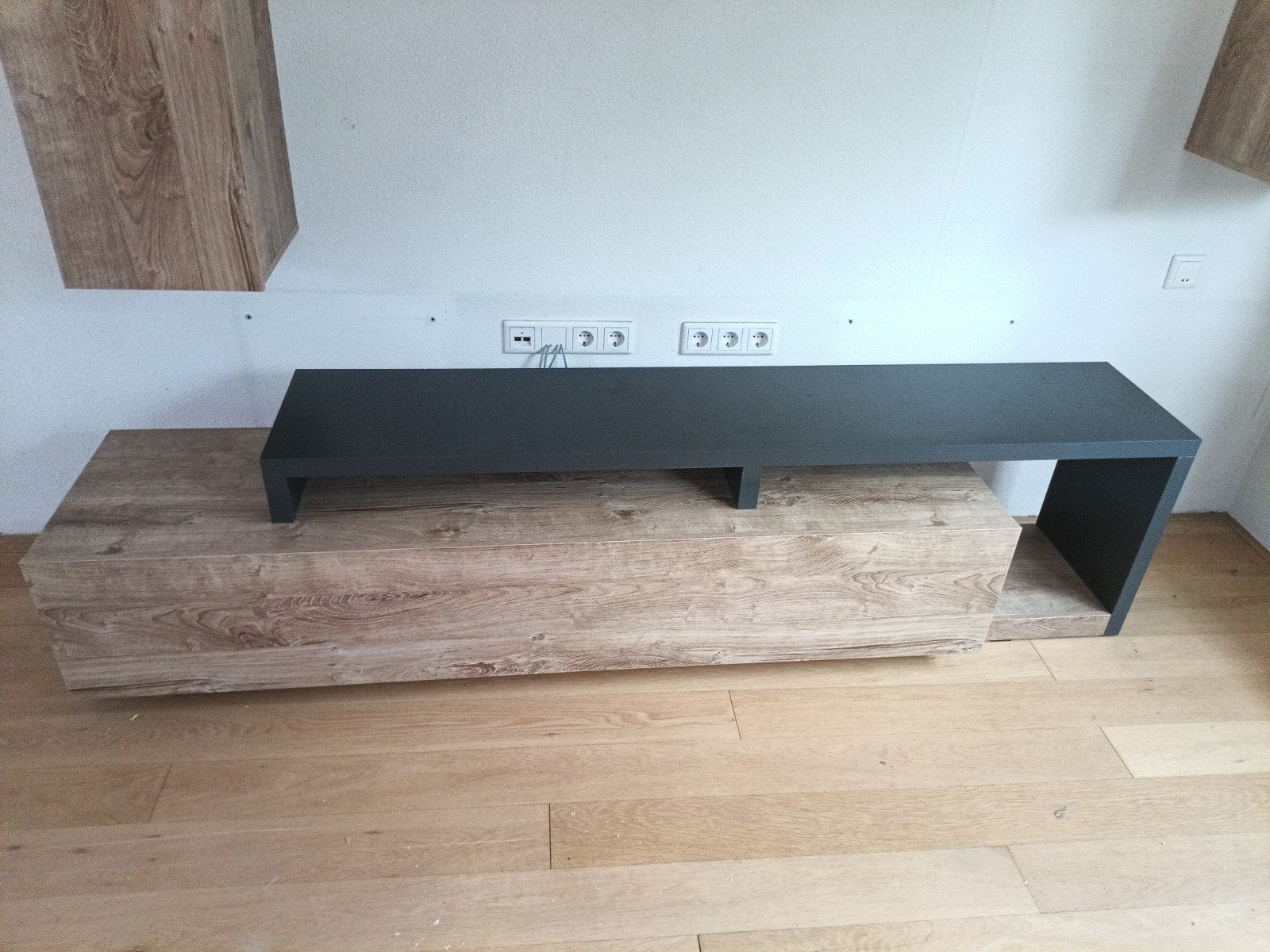 Modern TV-meubel in zeer goede staat, Ophalen, Zo goed als nieuw, 200 cm of meer, Minder dan 100 cm