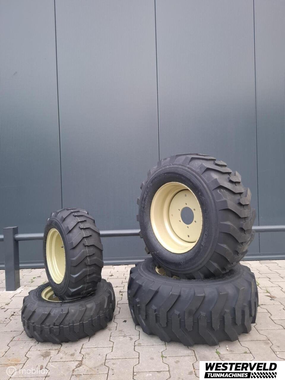 Nieuwe set industrie banden op velg Yanmar SA326, Zakelijke goederen, Yanmar, Overige typen, Handelsplein, Info@westerveldtuinmachines.nl