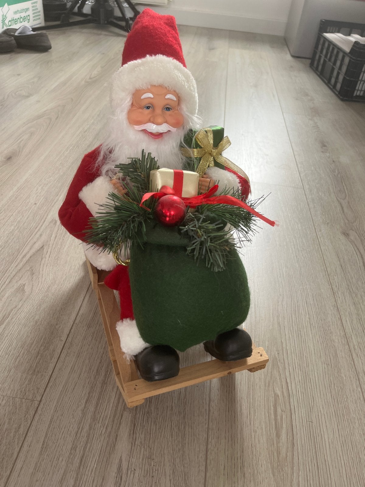 Decoratie kerstman, Ophalen