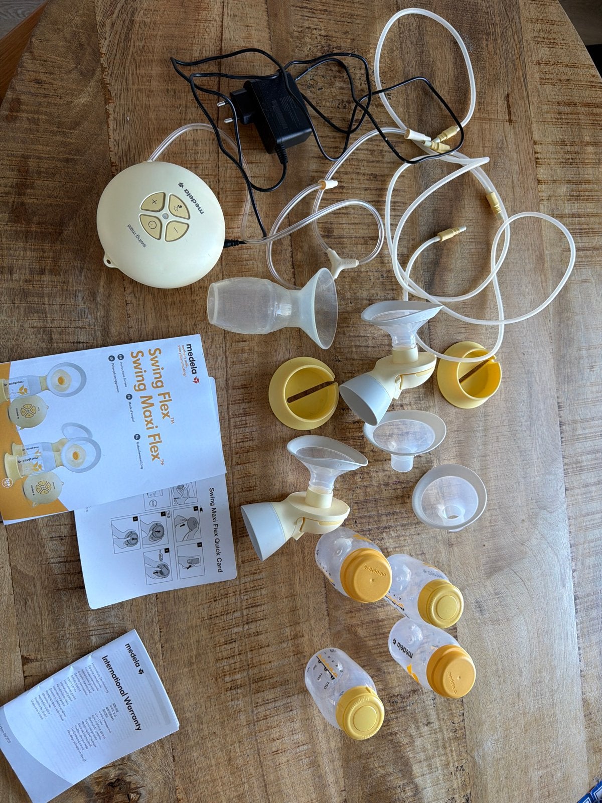 Medela Swing Maxi Flex dubbele borstkolf met accessoires, Kinderen en Baby's, Gebruikt, Dubbelzijdig, Medela, Borstkolf