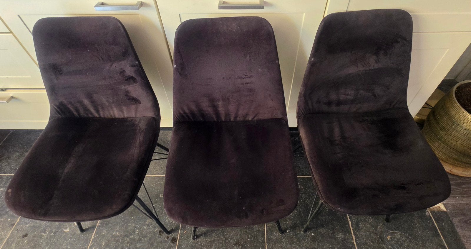 gratis 3 velvet stoeltjes, veel gebruikt, lichte beschadigin, Ophalen, Gebruikt, Drie, Zwart