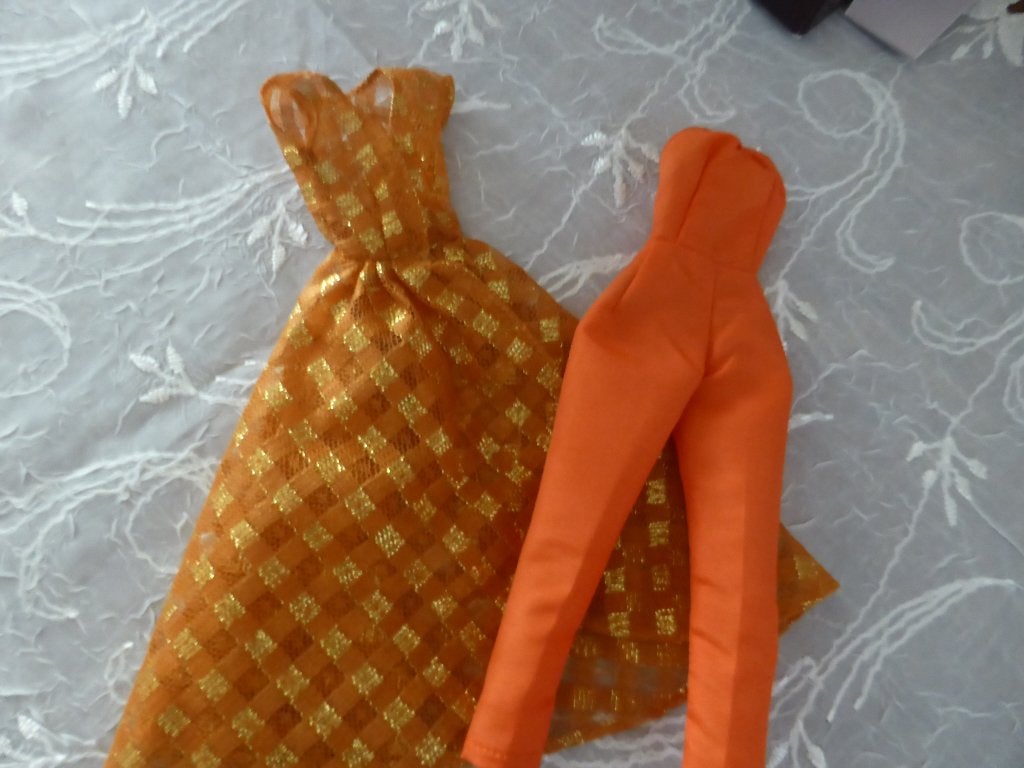 Barbie Vintage, Verzamelen, Verzenden, Zo goed als nieuw, Kleertjes