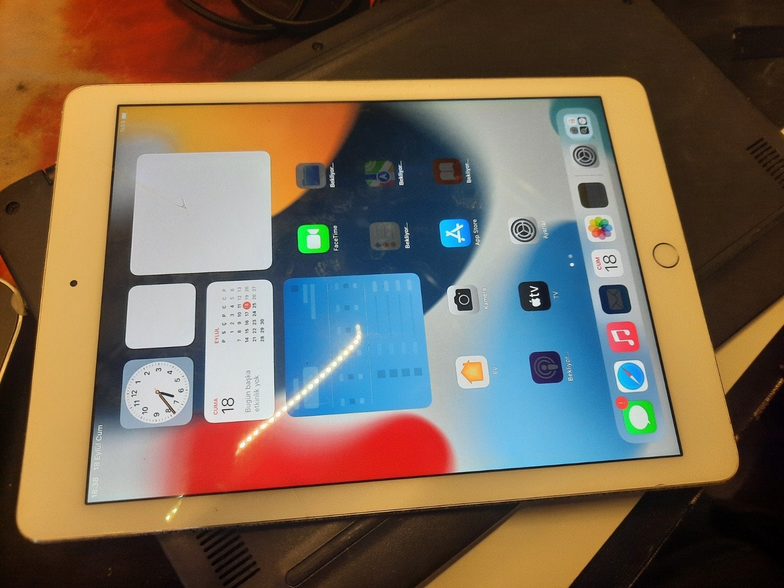 Foto 10 van 2x Apple iPad Air 2 (A1566) 16GB Wi-Fi - Zilver