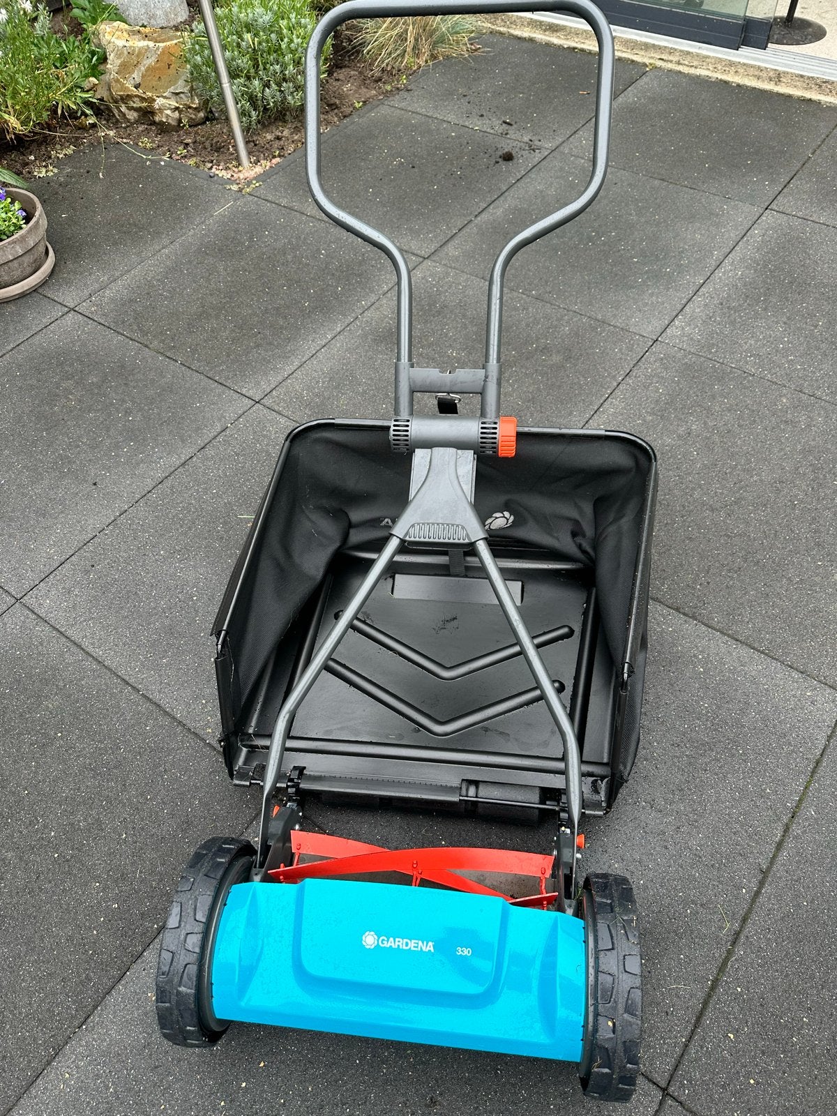 Gardena Grasmaaier 330 met opvangbak - Zo goed als nieuw, Ophalen, Handgrasmaaier, Zo goed als nieuw, Opvangbak