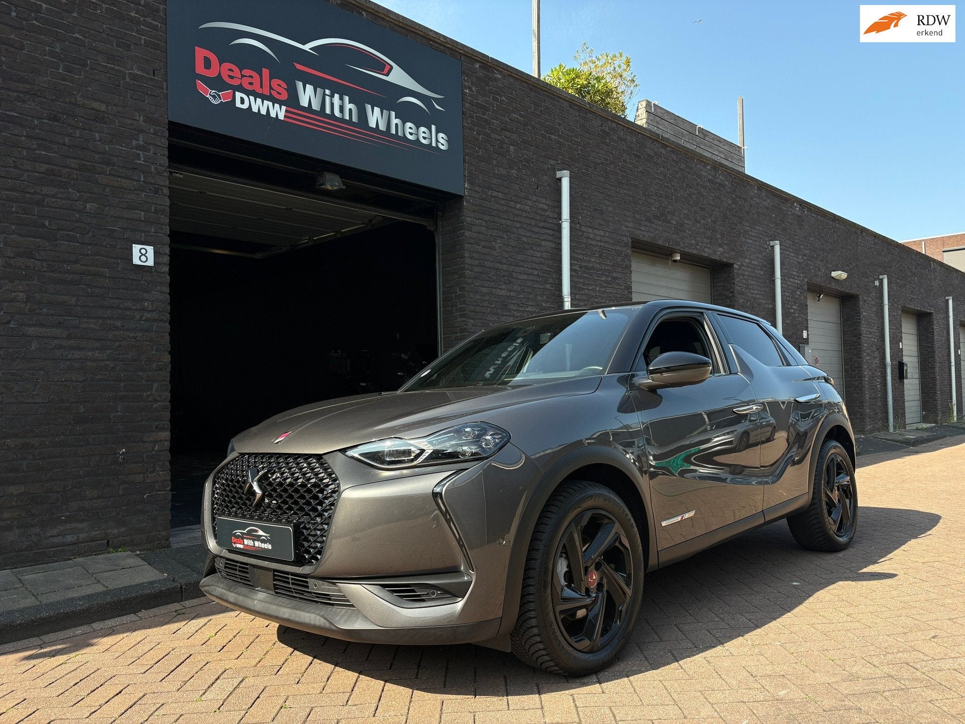 DS 3 Crossback 1.2 Performance line + | Camera|Carplay|Editi, Auto's, DS, Gebruikt, 1199 cc, 19 km/l, 3 cilinders