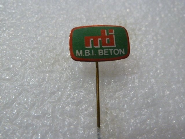 Vintage M.B.I. Beton Speldje/Pin, Ophalen of Verzenden, Gebruikt, Merk, Speldje of Pin