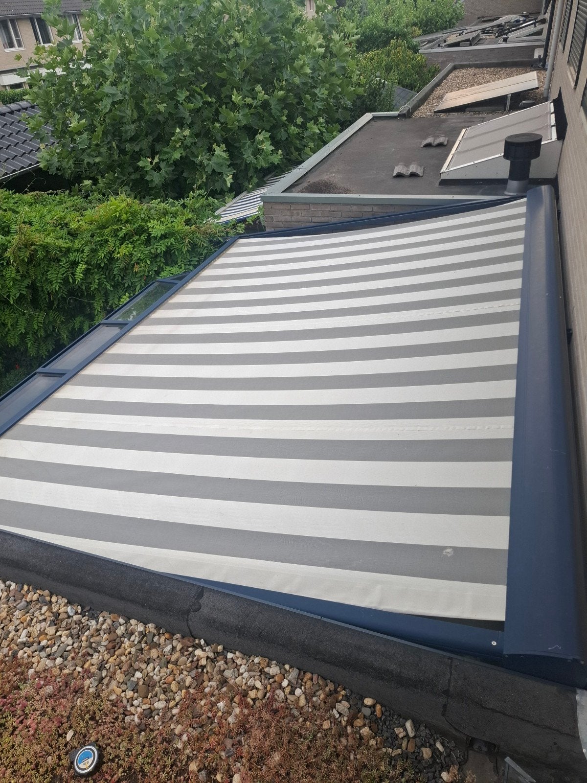 Zonnescherm | ophalen voor 15 aug | wind- en zonnesensor, Doe-het-zelf en Verbouw, Rolluiken, Ophalen