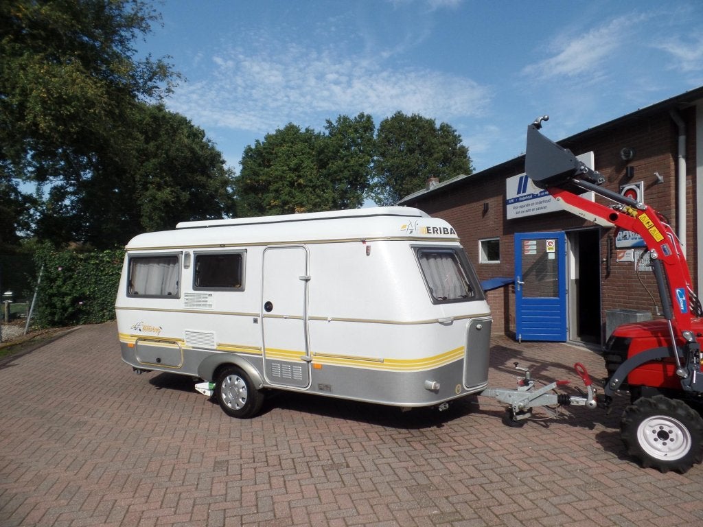 Eriba Troll Touring 530 GT Vast bed/ Mover/ Fietsendrager, Dwarsbed, 4 tot 5 meter, Bedrijf, Kleine zit