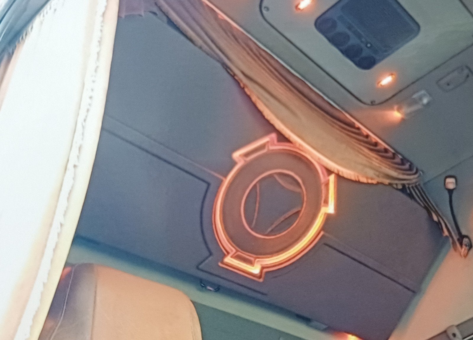 Scania R/Streamline Bedplaat met verlicht Scania-Vabis logo, Auto-onderdelen, Vrachtwagen-onderdelen, Ophalen, Nieuw, Scania, Interieur en Bekleding