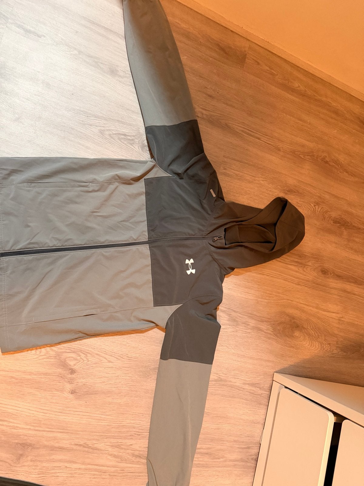 Under Armour sportjas - Maat XL kindermaat- Grijs, Ophalen of Verzenden, Zo goed als nieuw, Maat 56/58 (XL), Grijs