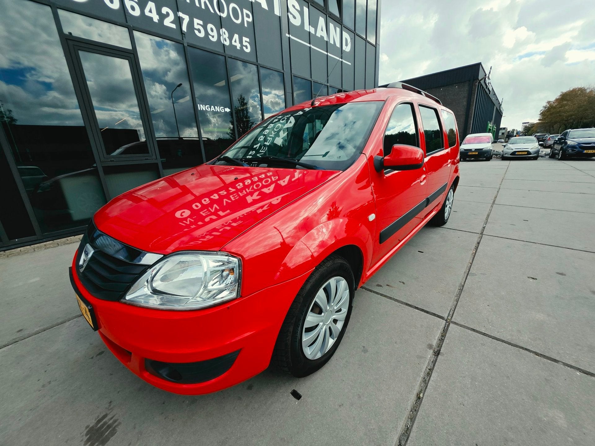 Dacia Logan MCV 1.6-16V Lauréate - Airco -, Auto's, Stof, Gebruikt, Zwart, 4 cilinders