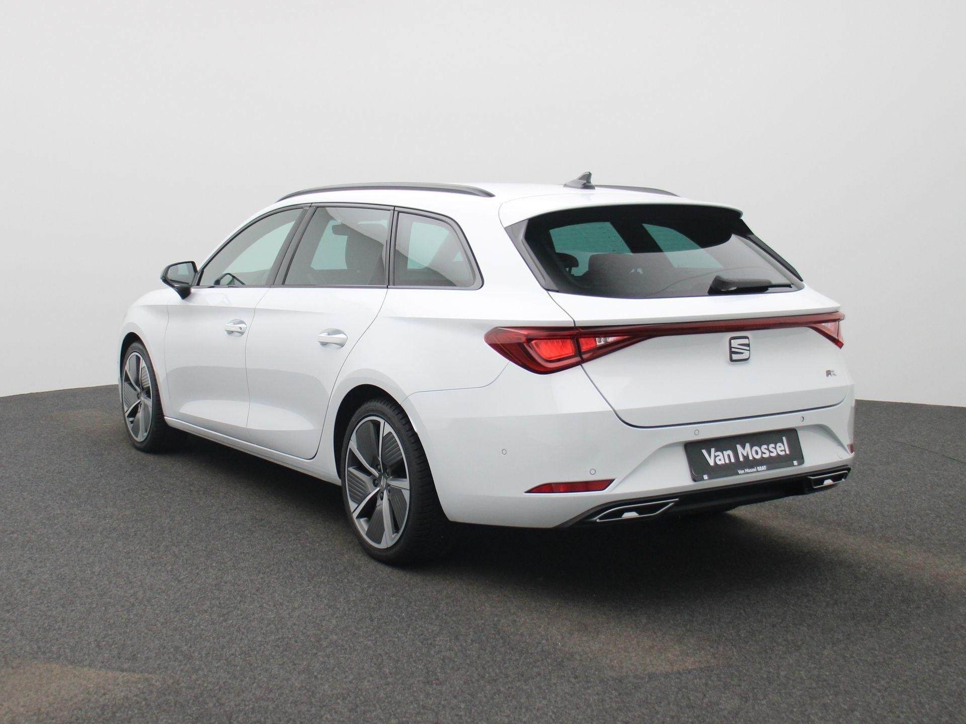SEAT Leon Sportstourer 1.5 E-TSI FR | ELEKTR. VERSTELB. VOOR, Auto's, 12 maanden, Stof, Gebruikt, Euro 6
