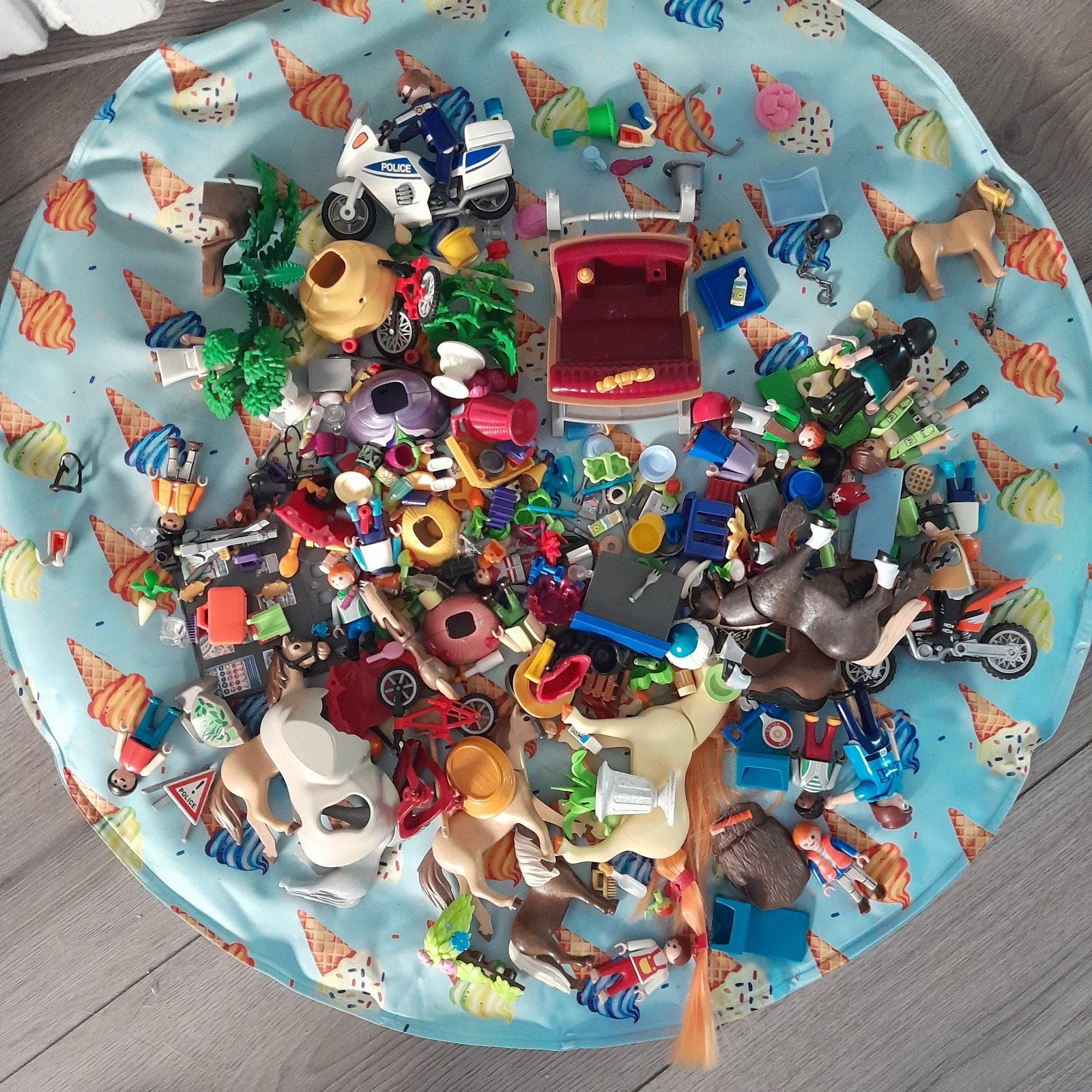 Grote Playmobil collectie met veel figuren en accessoires, Ophalen, Gebruikt