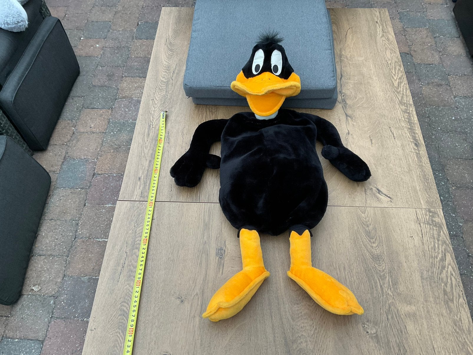 Zgan, niet kapot, Looney Tunes Daffy Duck knuffel pyjamazak, Verzamelen, Ophalen, Looney Tunes, Zo goed als nieuw, Beeldje of Figuurtje