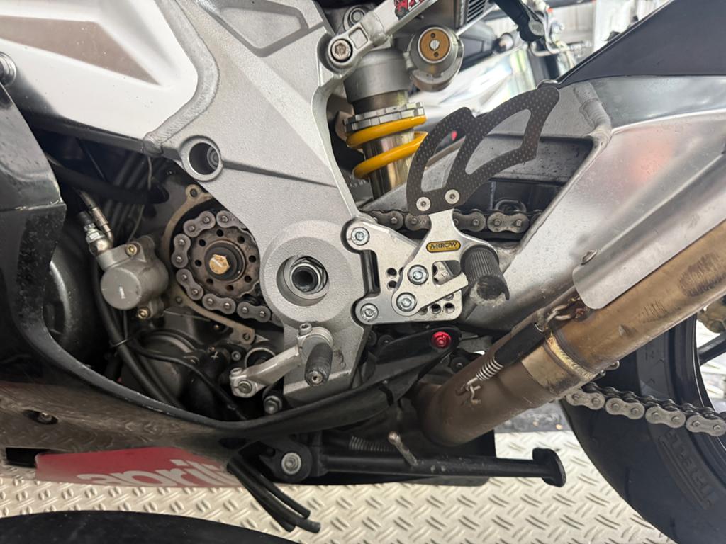 Arrow Gen2 rearsets RSV1000R (2004-2009) / RSV4, Motoren, Ophalen of Verzenden, Gebruikt