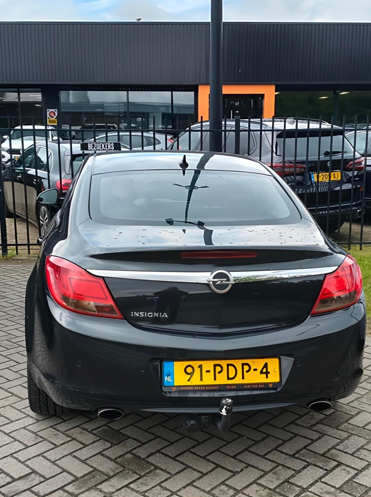 Opel Insignia 1.6 Turbo 132KW 4-DRS 2011 Zwart, Auto's, Euro 5, Stof, 4 cilinders, 179 pk