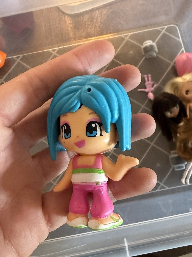 Pinypon lot 6 popjes, 2 zeemeerminnen, kat en haar - Famosa, Ophalen of Verzenden, Gebruikt, Overige typen